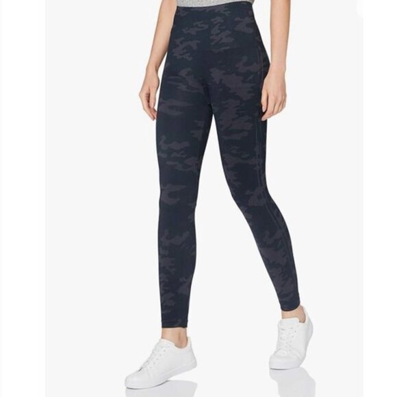 SPANX Look At Me Now Black Camo Seamless Legging Size Large - Picture 1 of 6